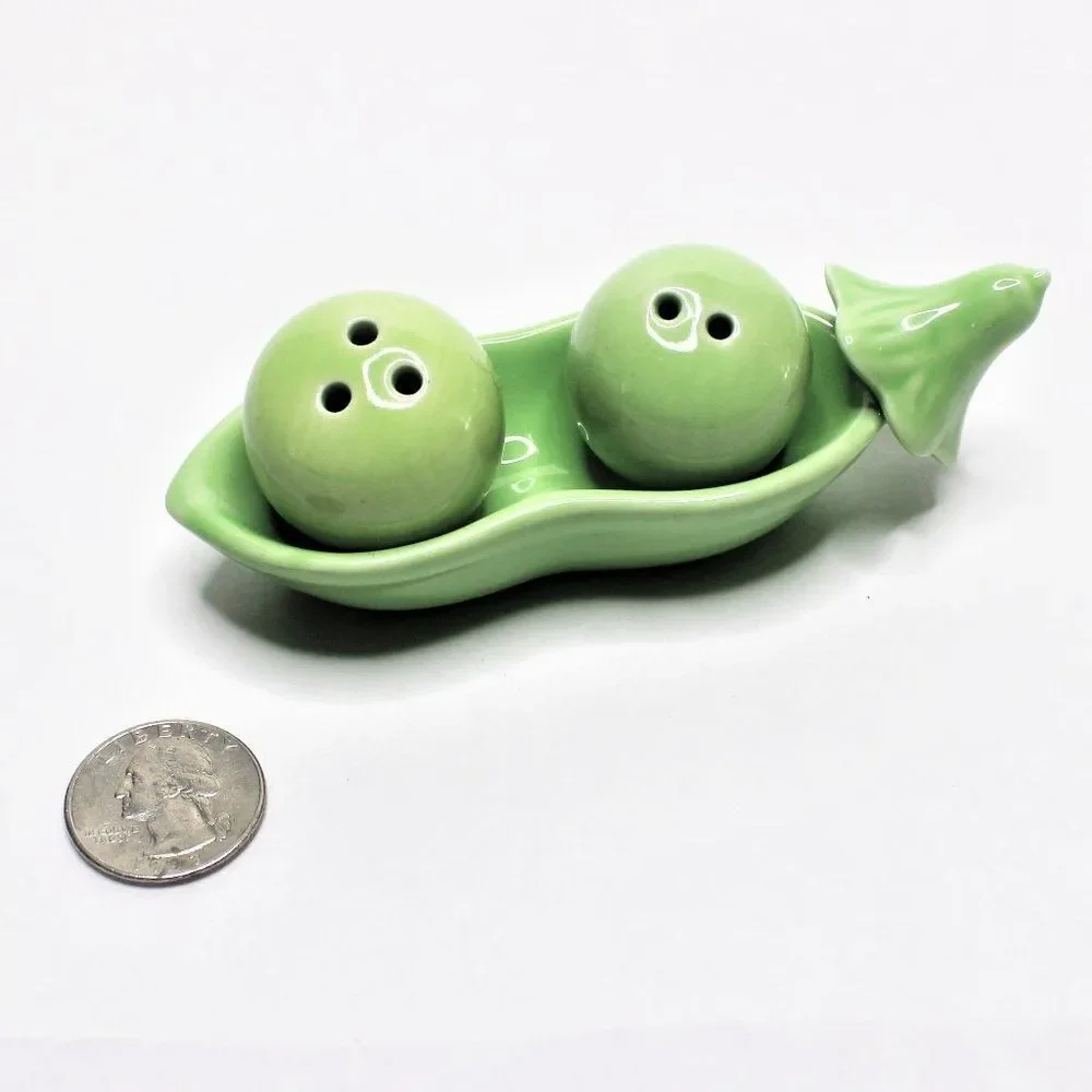 Salt & Pepper Shakers Two Peas in A Pod Party Shower Gift Collectible Kate Aspen